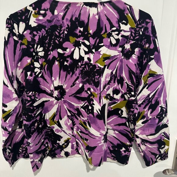 Ladies Sweater - Picture 3 of 3